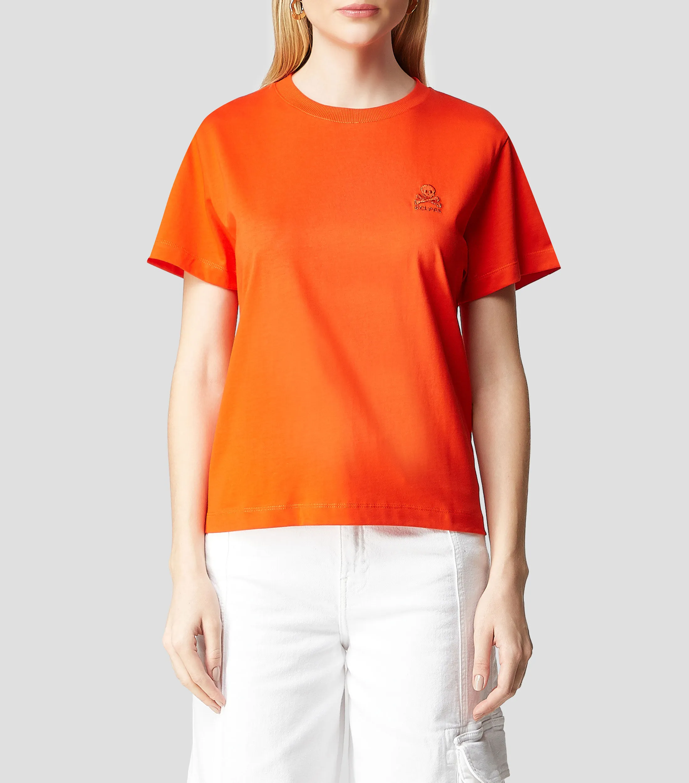 Scalpers Playera cuello redondo manga corta con bordado Mujer